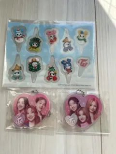 TWICE ファミマケーキ　付属特典　ラブリー　キーホルダー