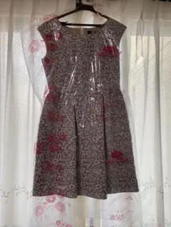 WORLD Rubyrivetワンピース（クリーニング済）新品同様