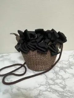 ブラックリボンのおしゃれカゴ風ポシェット