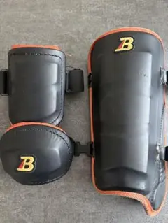 たいき様専用　ベルガード フットガード、エルボーガードセット黒/オレンジのサムネイル