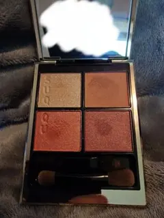 SUQQU 純撫子　シグニチャーカラーアイズ 04