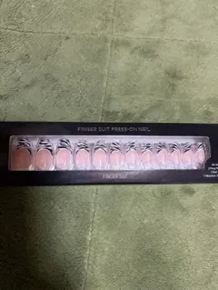 FINGER SUIT PRESS-ON NAIL 40個入り