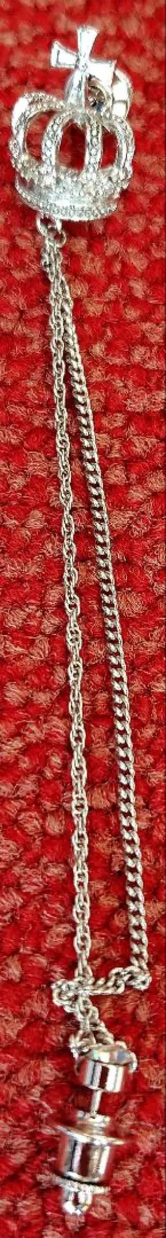 クラウンモチーフ チェーンラペルピン