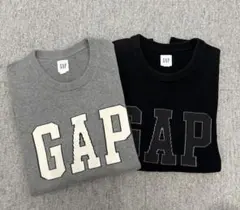 GAP ニット　セーター　グレー・ブラックセットのサムネイル