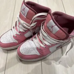 エアジョーダン1 MID コーラルチョーク/ホワイト/デザートベリー