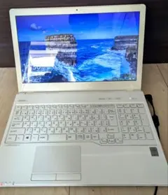 富士通 ノートパソコン FMV LIFEBOOK AH53/Uホワイト【中古】