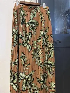 美品　ヤマダヤ　ラディエイト　プリーツスカートサイズ38