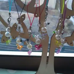 ウサギと蝶のチャーム付きストラップ7個セット