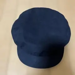 黒のキャスケット