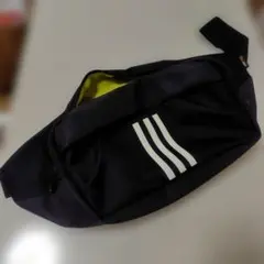 adidas ボディバッグ ウエストポーチのサムネイル