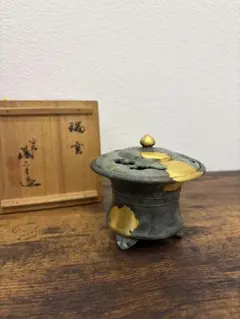 名工 平安 秦蔵六 瑞雲 塗金銅透かし彫火屋三足香炉 共箱 - メルカリ