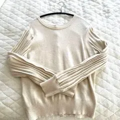 テチチ　クリーム色 ニットカーディガン ボタン付き