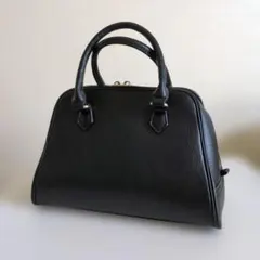 【fredy emue】 　台形ファスナーボストンバッグ