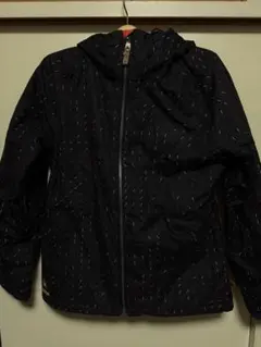 フード付き黒ストライプジャケット