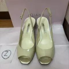 DIANA ベージュ オープントゥウェッジヒールサンダル