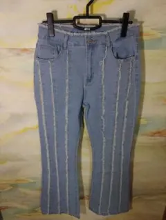 ライトブルーブーツカットデニム　他に 色違い有