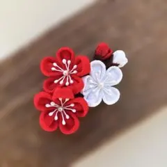 つまみ細工　梅の花　ブローチ 季節の花　ハンドメイド