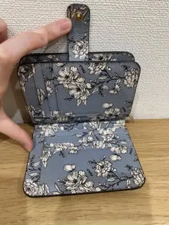 フルラ　FURLA 財布　BABYLON S 花柄　蝶　水色