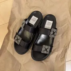 美品/エマフランシス/ビジュー付き黒ダブルベルトサンダル　Mサイズのサムネイル