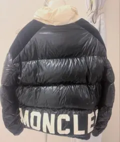 MONCLER ダウンジャケット ブラック ホワイトのサムネイル