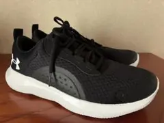 ブラック スニーカー