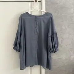 美品 ブルー　ブラウス M 五分丈 ハニーズ