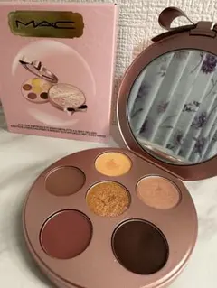 MAC アイラブサプライズアイシャドウパレット