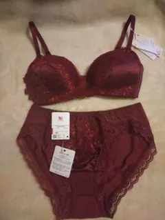 新品未使用Wacoal ワインレッド ブラジャーC65 ショーツМ セット