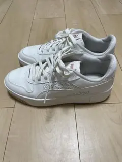PUMA ホワイト スニーカー