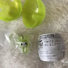 TWICE LOVELYs 　ジョンブリー　ペットボトルめじるしアクセサリー
