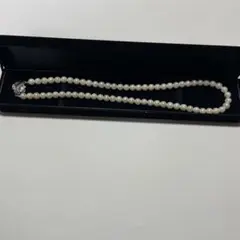 ホワイトパール ネックレス 花形クラスプ