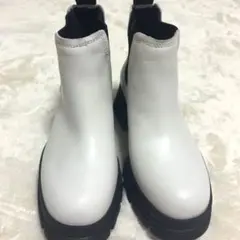 UGG アグ 厚底 サイドゴア チェルシーブーツ 白のサムネイル