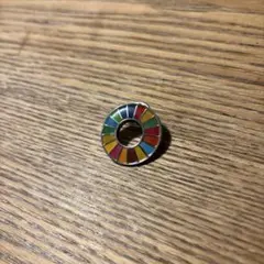 ノベルティ ブローチ