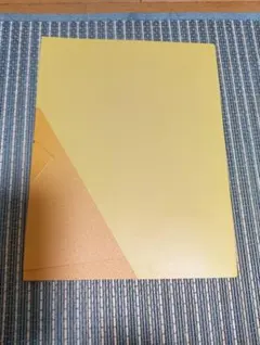立てて使えるクリアーファイル