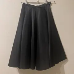 【美品】 ヨーコチャン サーキュラースカート フレア 38 サテン ブラックのサムネイル