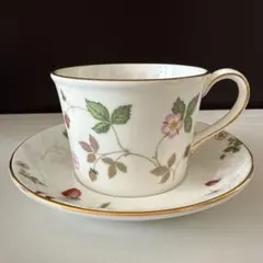 【未使用に近い】WEDGWOOD ワイルドストロベリー カップ&ソーサー