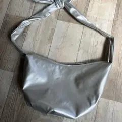 シルバー クロスボディバッグ 合成皮革