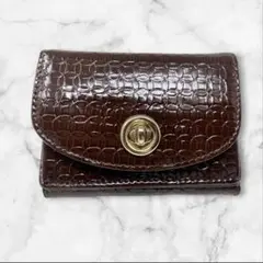 HASHIBAMI 財布 ブラウン エナメル型押し ひねりミニウォレット 茶色