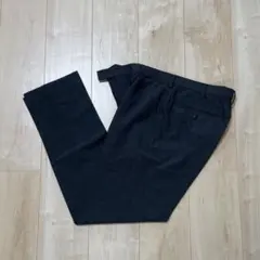 UNIQLO ダークグレー スラックス