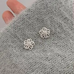 桜子様ご専用 薔薇10㎜ピアス マザーオブパール・オニキス