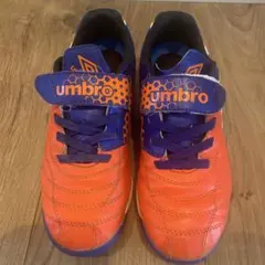 umbro アクセレイター トレーニングシューズ　20センチ
