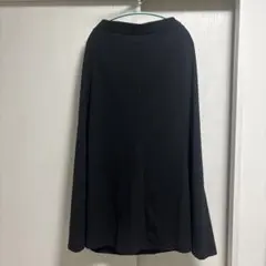 スカート 使用せずに保管していたものです。 とても綺麗なシルエットになります