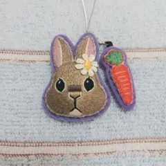 ウサギ 刺繍ブローチ ストラップ