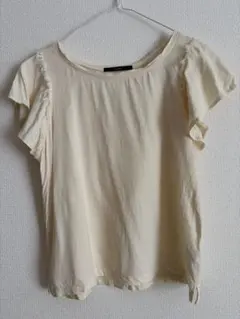 Kastane アイボリー　フリル付き半袖Tシャツ