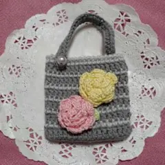 手編みミニバック　お花飾り　ミニバック ポーチ　バッグチャーム　ストライプ