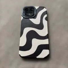 iPhone用ケース ウェーブ柄 ブラック ホワイト　ゼブラ　ソフト