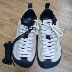 KEEN　アウトドアスニーカー レディース　23cm