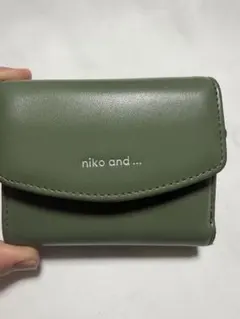 niko and... グリーン 二つ折り財布