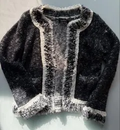 VIVAYOU ノーカラージャケット フリンジ付き 黒と白のニット