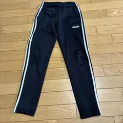 adidas ブラック ジャージ サイドストライプ　150